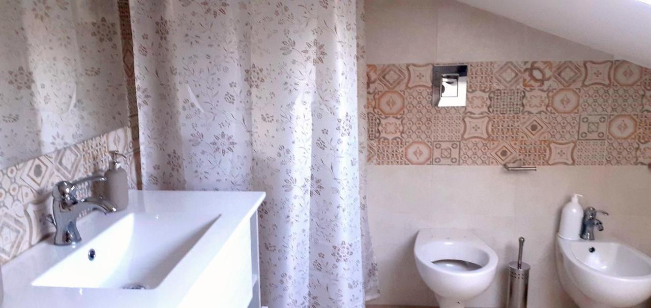 Отель Orchidea Монтелла Экстерьер фото